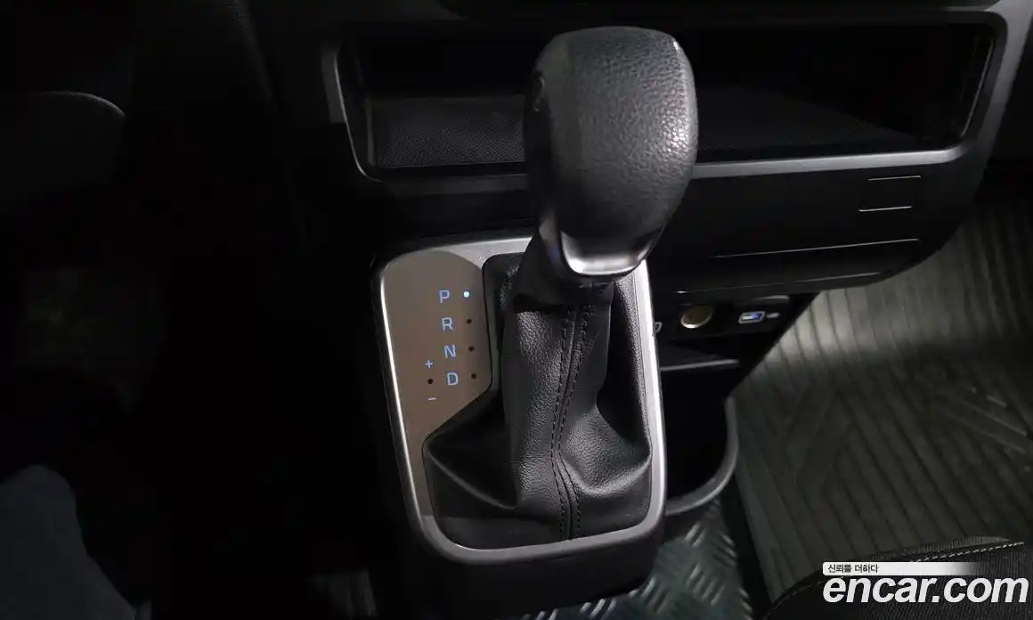 Hyundai Staria 2023 2.2 гидро, фото 12