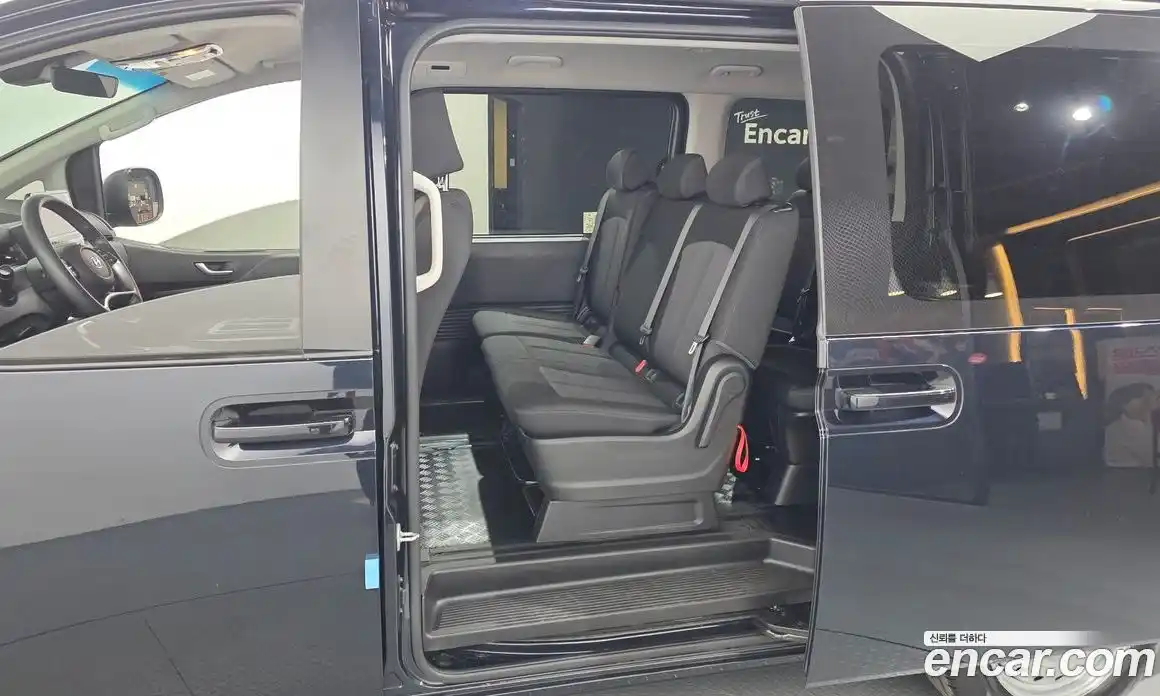 Hyundai Staria 2023 2.2 гидро, фото 17