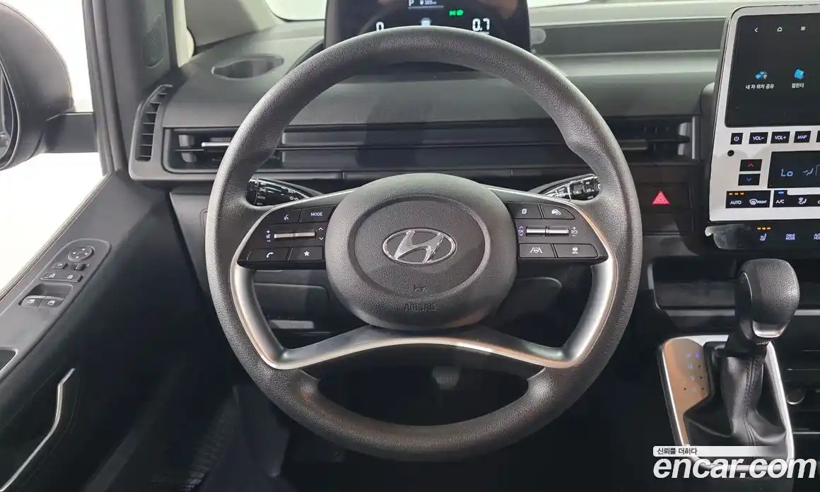 Hyundai Staria 2023 2.2 гидро, фото 21