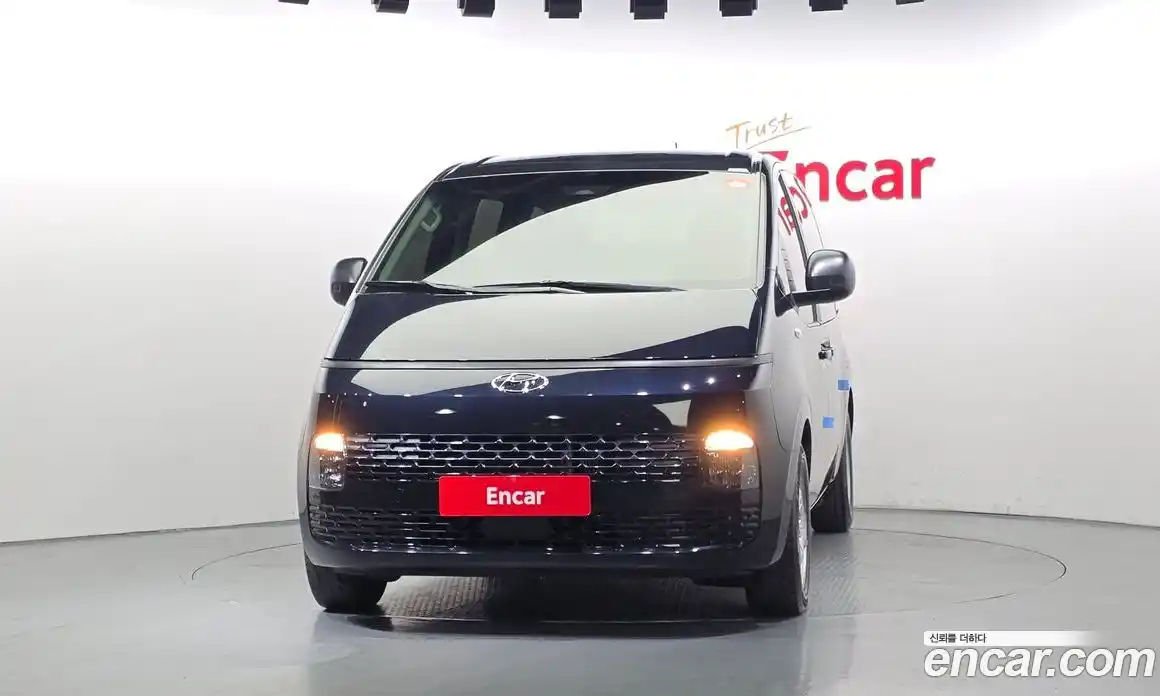 Hyundai Staria 2023 2.2 гидро, фото 3