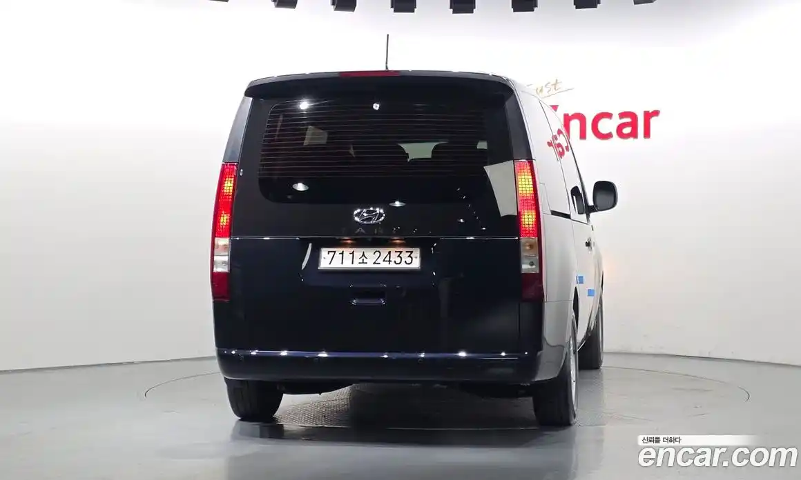Hyundai Staria 2023 2.2 гидро, фото 4