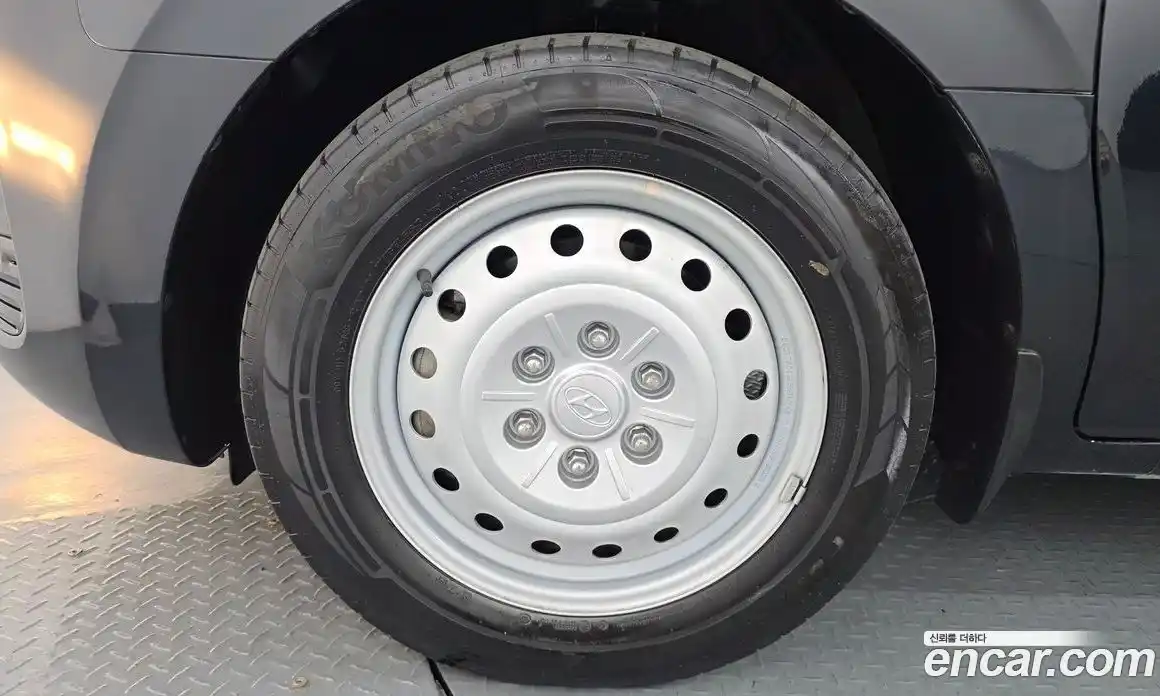 Hyundai Staria 2023 2.2 гидро, фото 5