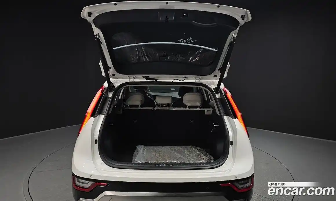 Kia Niro 2022 1.6 автомат (гидро), фото 20