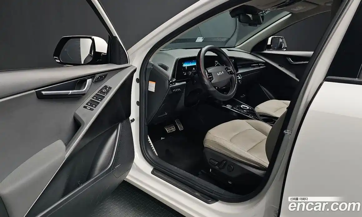 Kia Niro 2022 1.6 автомат (гидро), фото 10