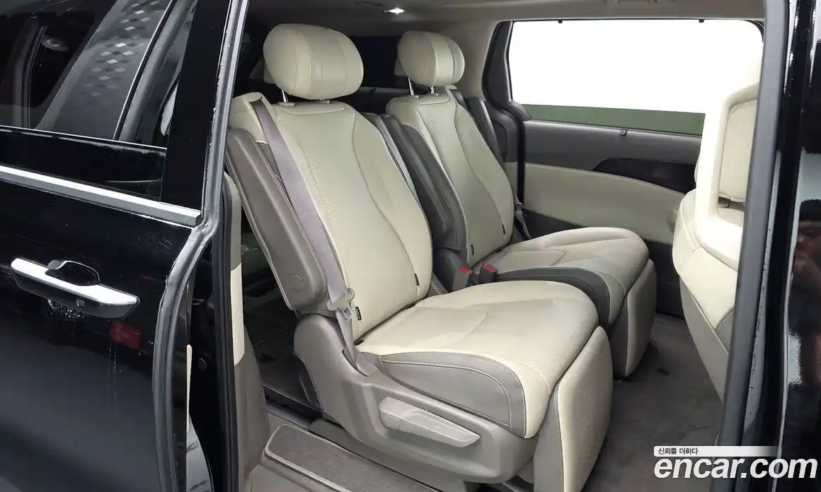 Kia Carnival 2025 2.2 автомат (гидро), фото 17