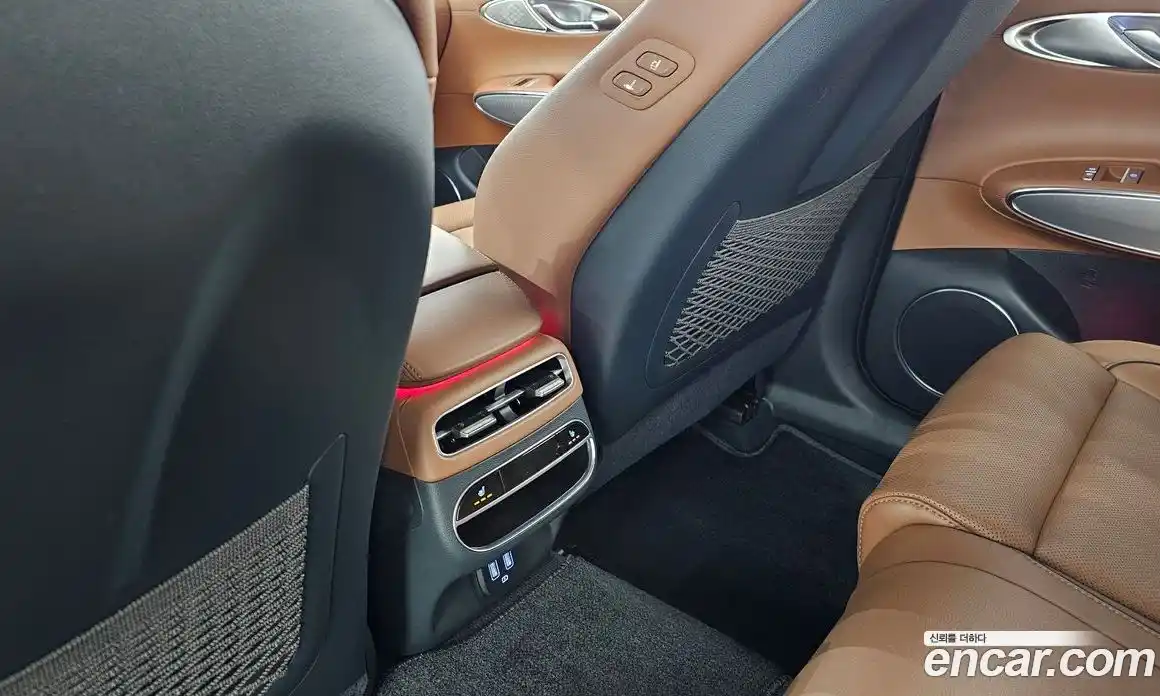 Genesis GV70 2024 2.5 автомат (гидро), фото 18