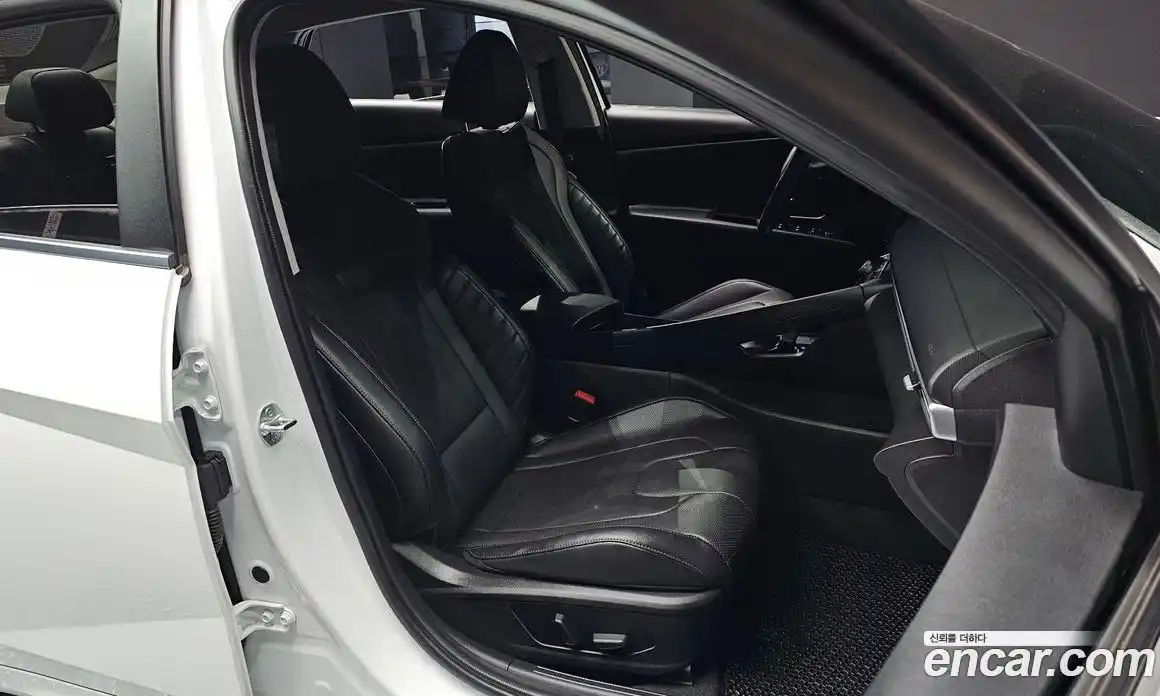 Hyundai Avante 2023 1.6 гидро, фото 17