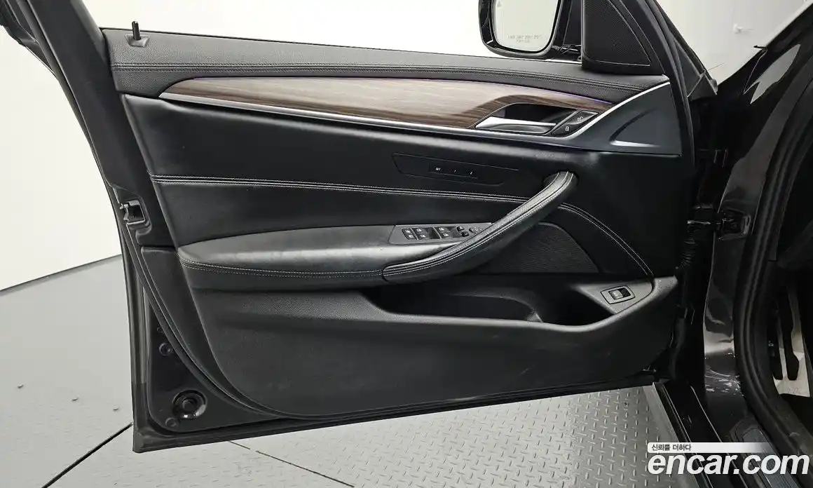 BMW 5 серия 2018 2.0 автомат (гидро), фото 14