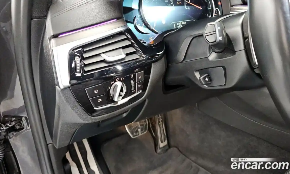 BMW 5 серия 2018 2.0 автомат (гидро), фото 27