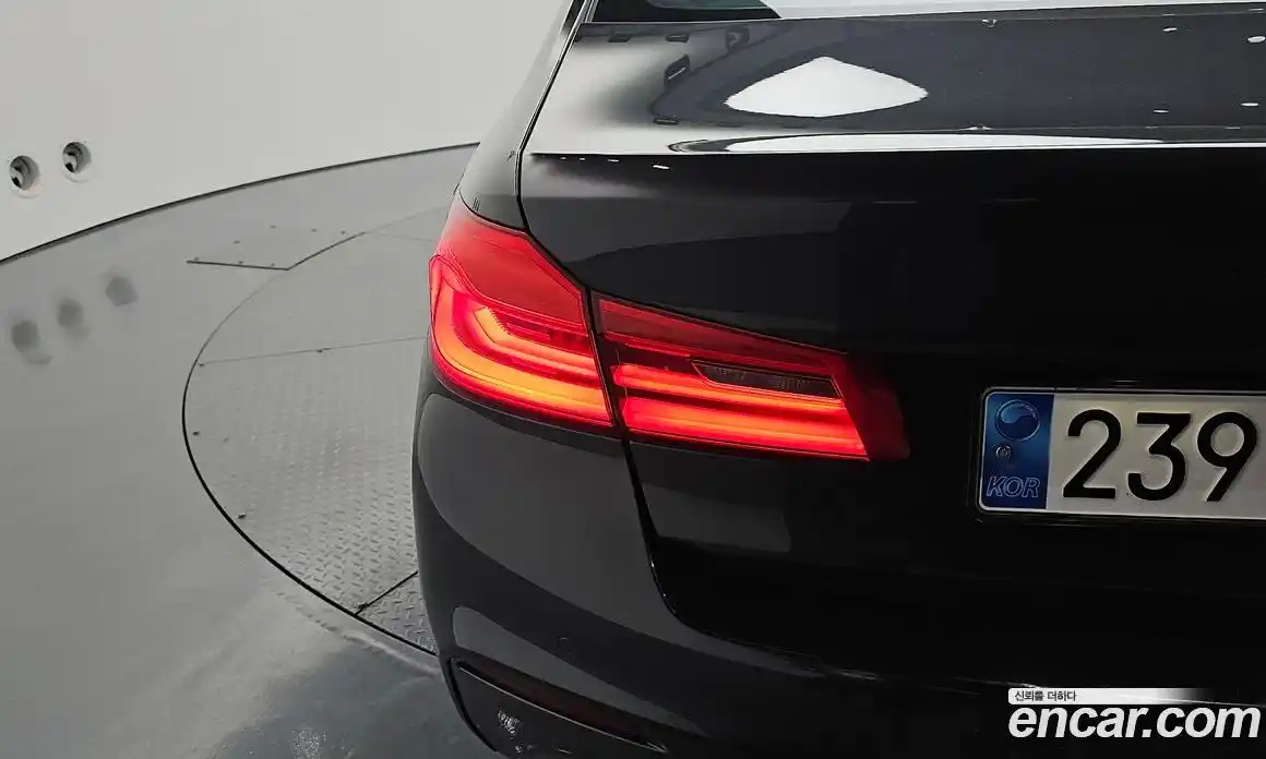 BMW 5 серия 2018 2.0 автомат (гидро), фото 9