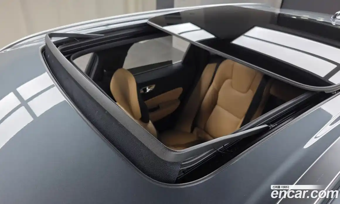 Volvo XC60 2018 2.0 автомат (гидро), фото 25