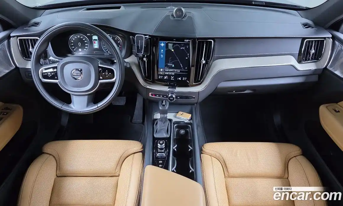 Volvo XC60 2018 2.0 автомат (гидро), фото 10