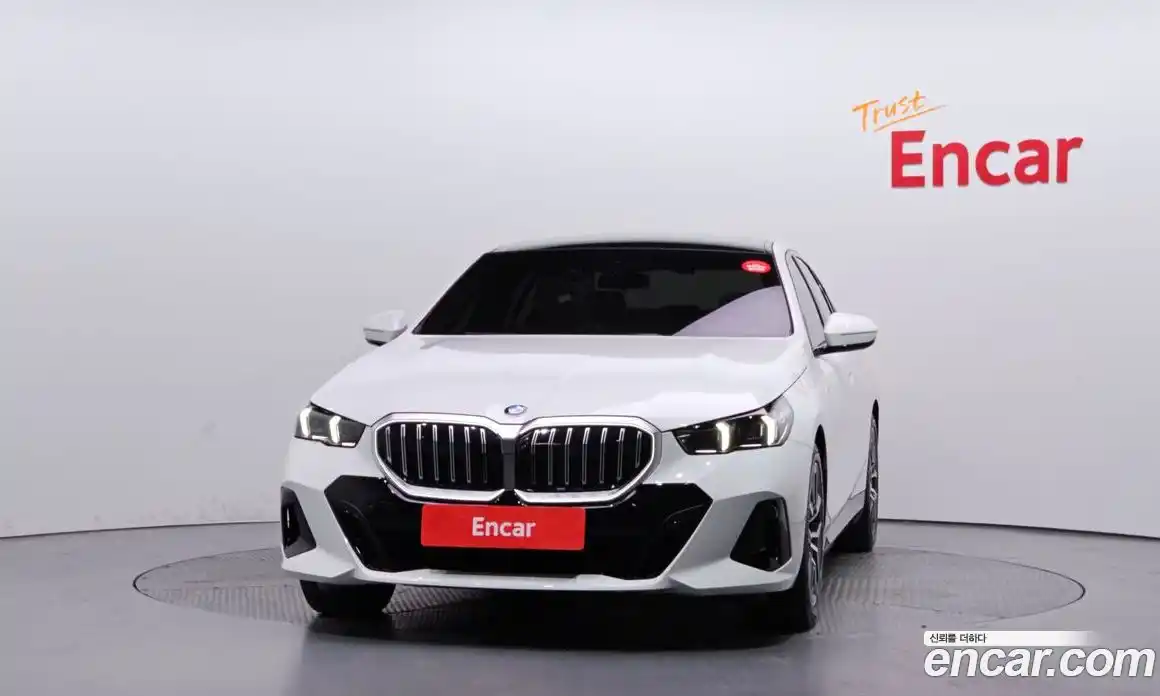 BMW 5-Series 2025 2.0 гидро, фото 3