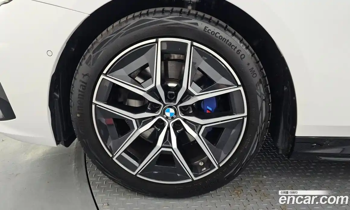 BMW 5-Series 2025 2.0 гидро, фото 5