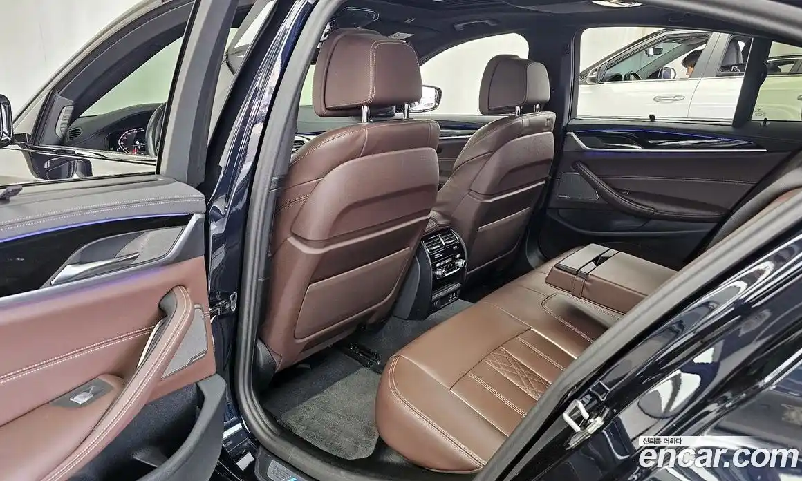 BMW 5-Series 2023 2.0 гидро, фото 16