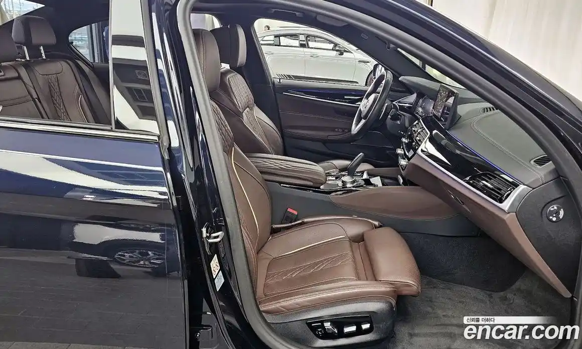 BMW 5-Series 2023 2.0 гидро, фото 17