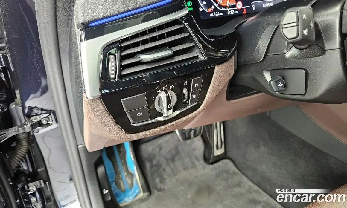 BMW 5-Series 2023 2.0 гидро, фото 27