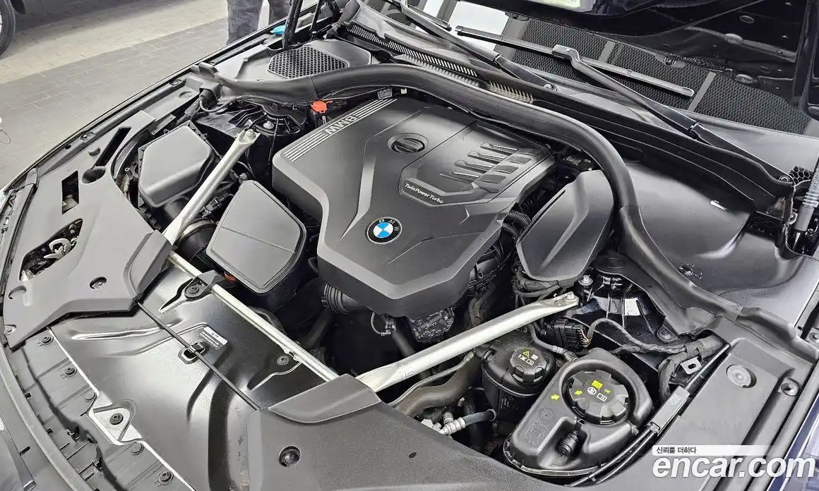 BMW 5-Series 2023 2.0 гидро, фото 6