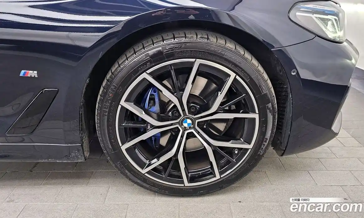 BMW 5-Series 2023 2.0 гидро, фото 7