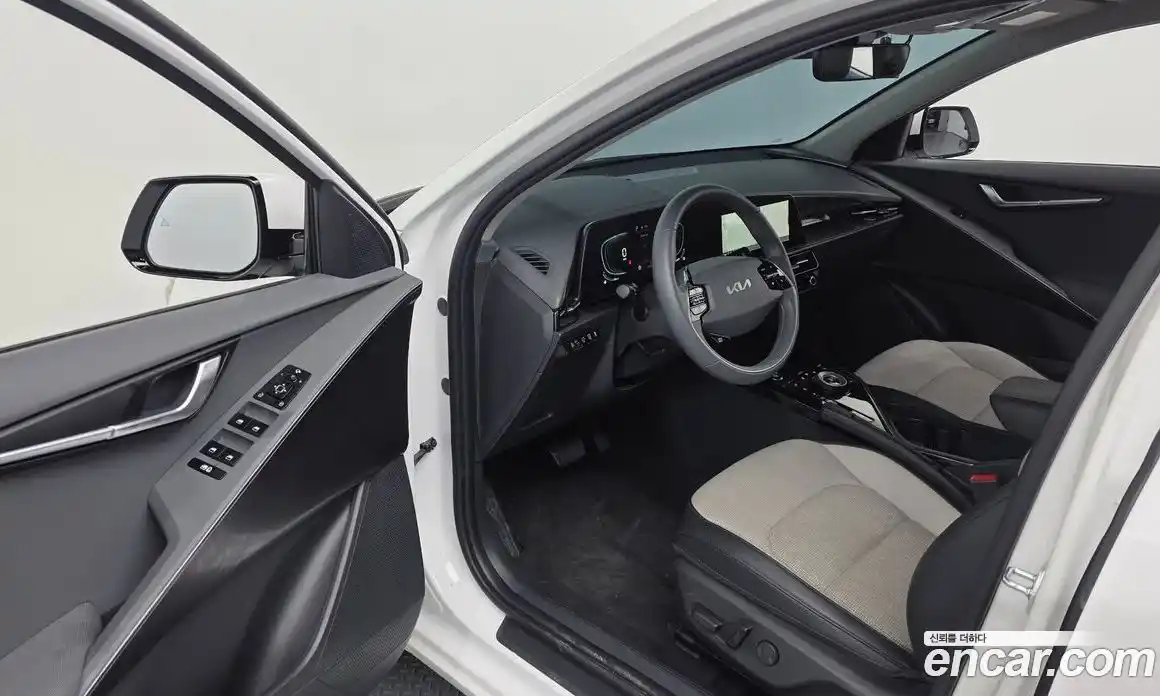 Kia Niro 2025 1.6 гидро, фото 10