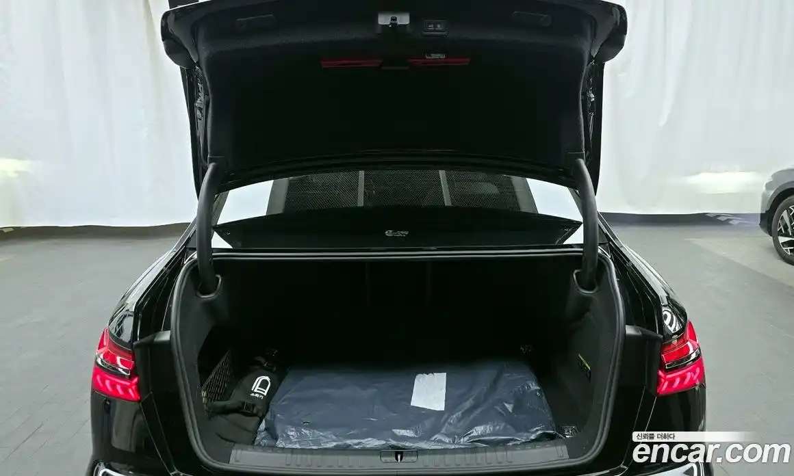 Audi A6 2025 2.0 гидро, фото 26