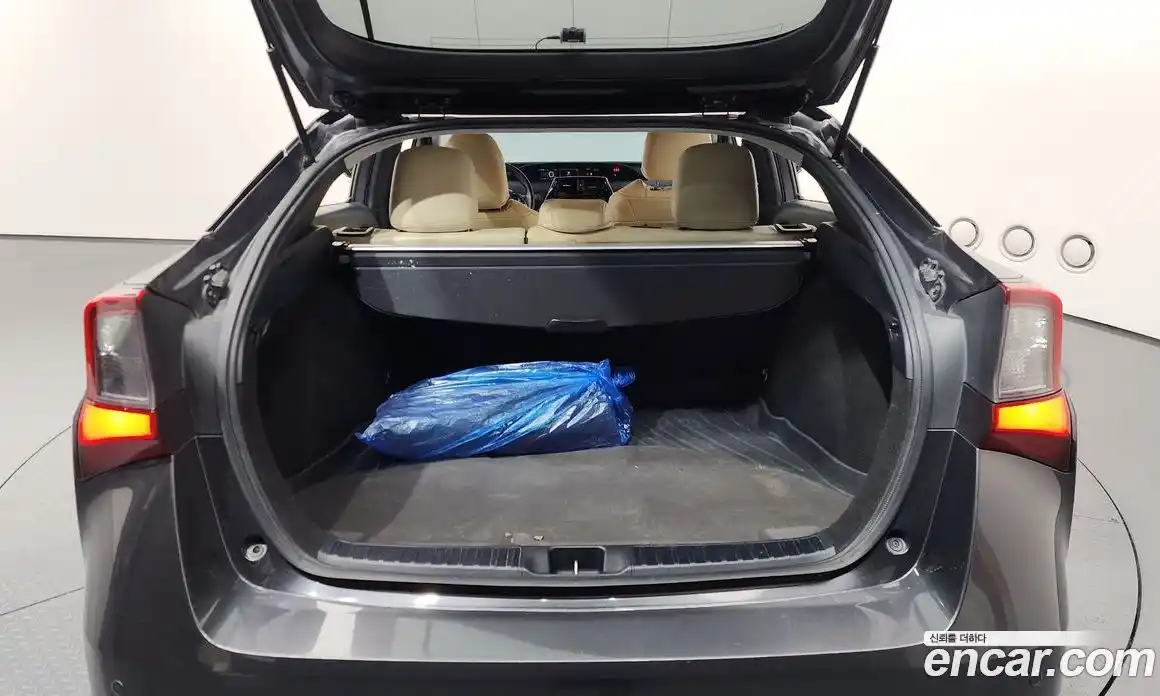 Toyota Prius 2019 1.8 гидро, фото 18