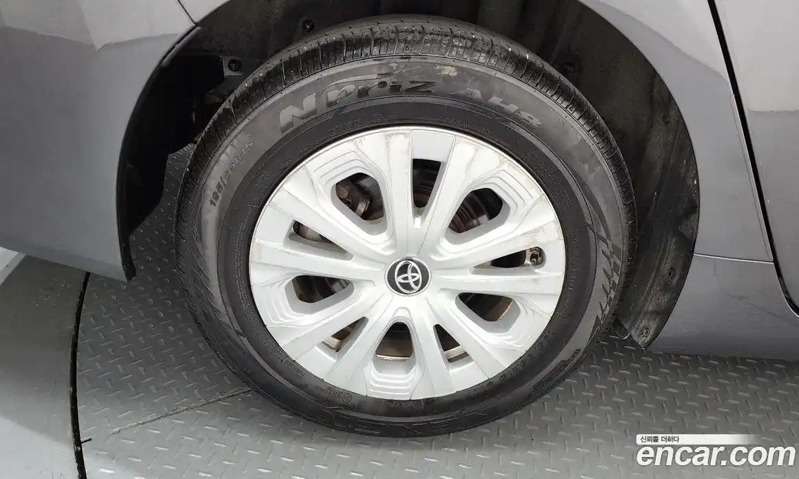 Toyota Prius 2019 1.8 гидро, фото 5