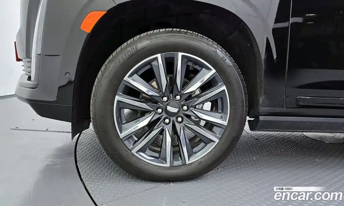 Cadillac Escalade 2024 6.2 гидро, фото 5
