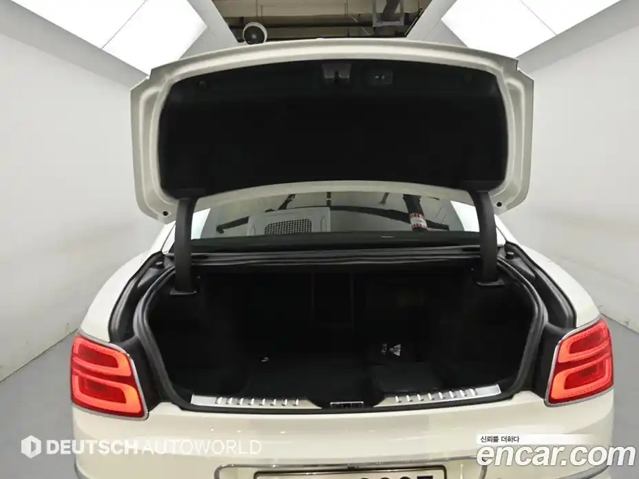 Bentley Flying Spur 2021 4.0 гидро, фото 19