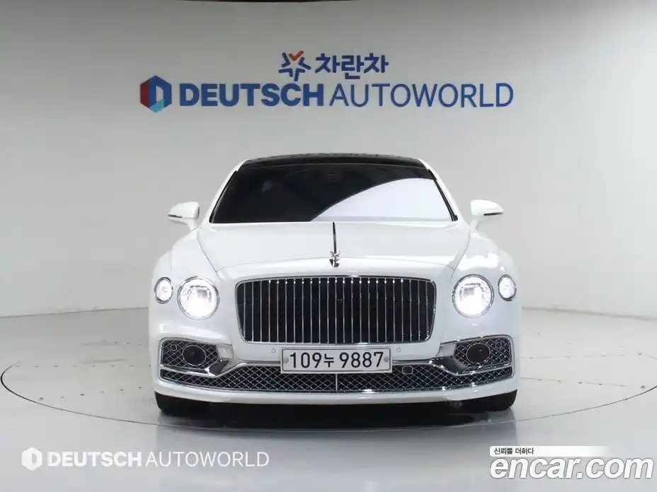 Bentley Flying Spur 2021 4.0 гидро, фото 3
