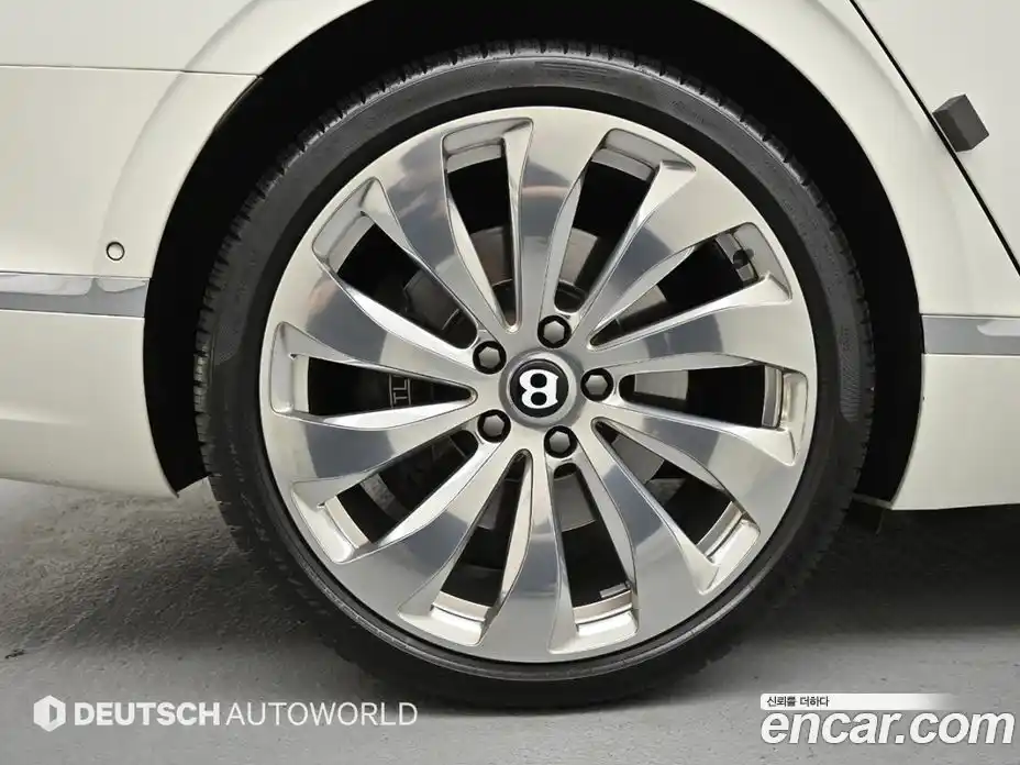 Bentley Flying Spur 2021 4.0 гидро, фото 5
