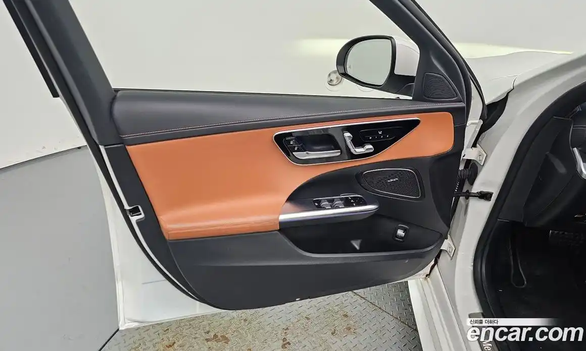 Mercedes-Benz C-Class 2023 2.0 гидро, фото 14