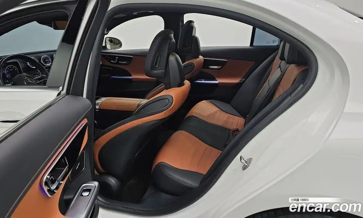 Mercedes-Benz C-Class 2023 2.0 гидро, фото 16
