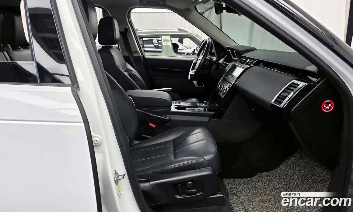 Land Rover Discovery 2019 3.0 автомат (гидро), фото 17