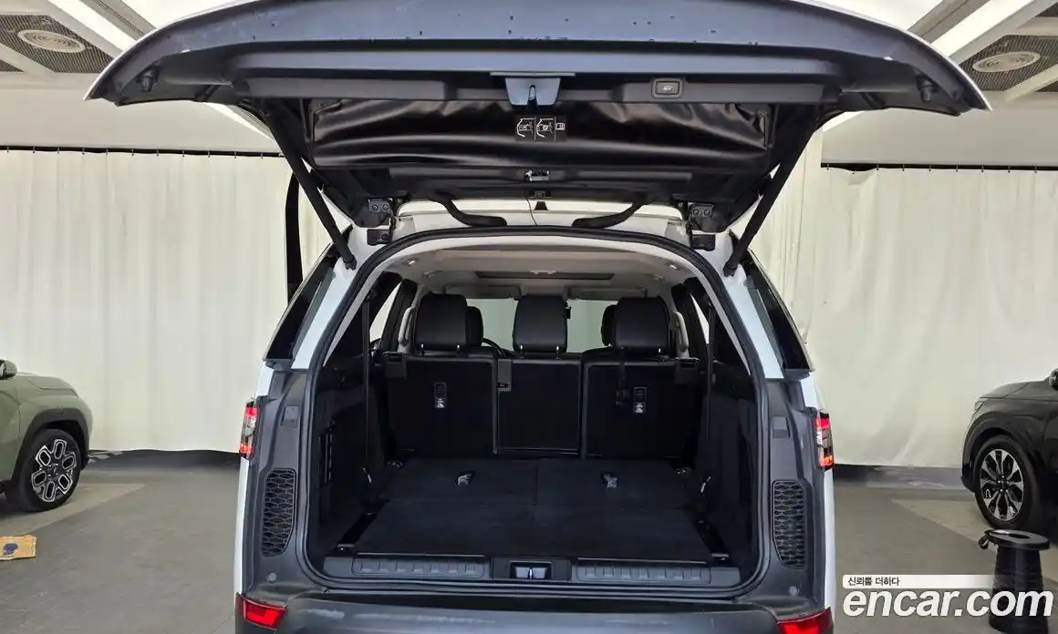 Land Rover Discovery 2019 3.0 автомат (гидро), фото 26