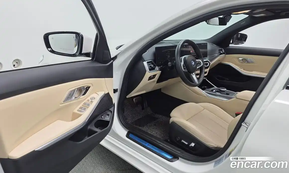 BMW 3-Series 2023 2.0 гидро, фото 13