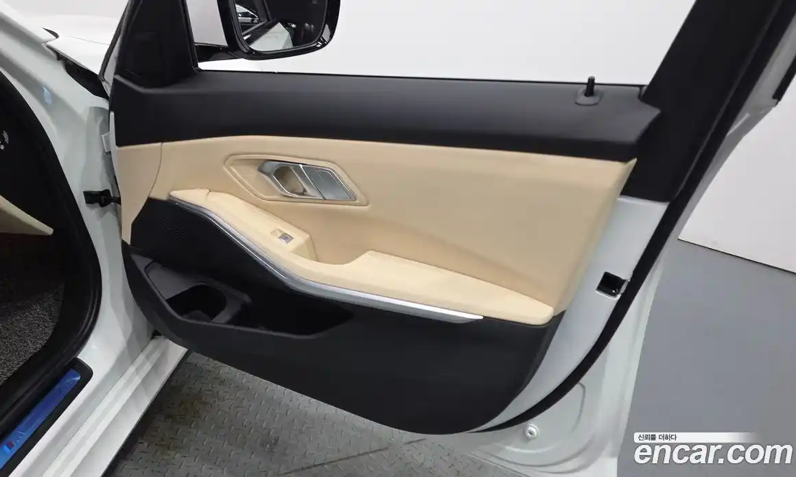 BMW 3-Series 2023 2.0 гидро, фото 14