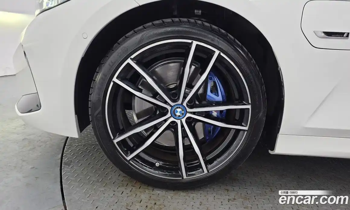 BMW 3-Series 2023 2.0 гидро, фото 5
