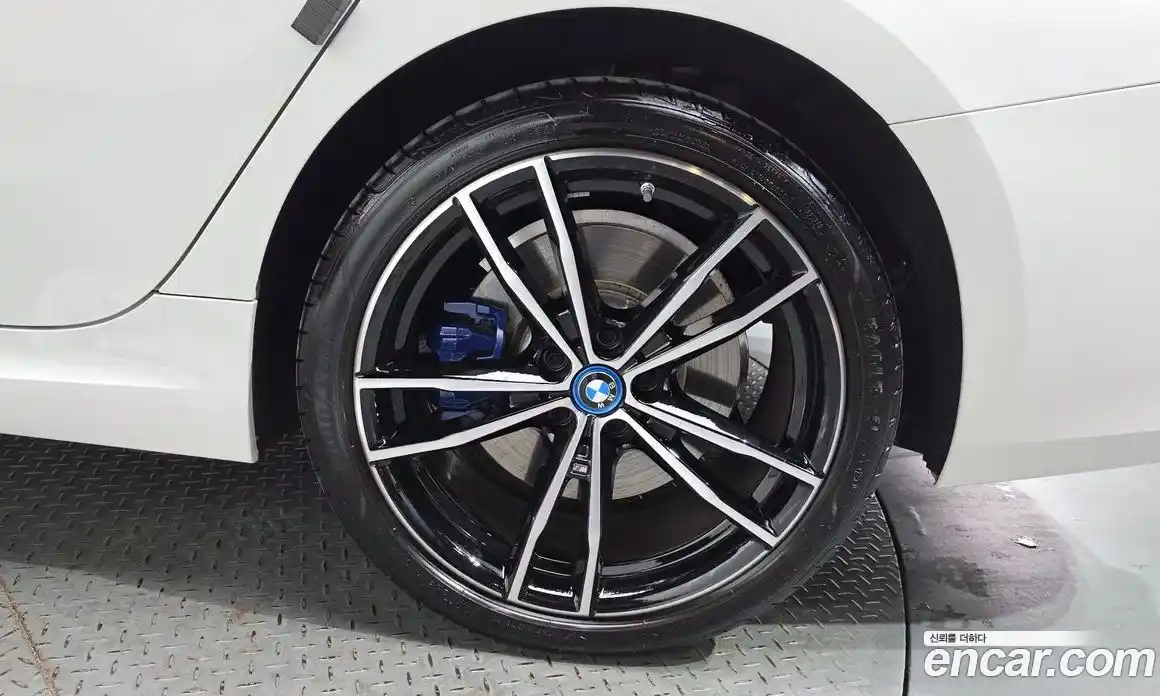 BMW 3-Series 2023 2.0 гидро, фото 7