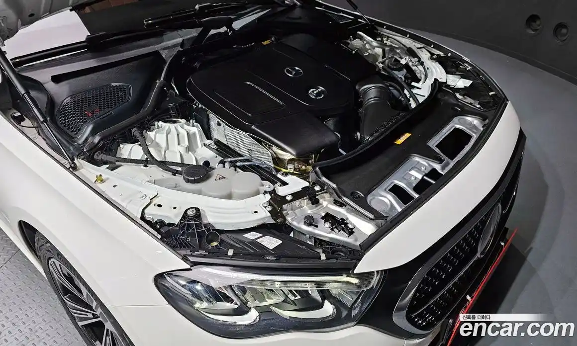 Mercedes-Benz E-Class 2025 2.0 гидро, фото 6