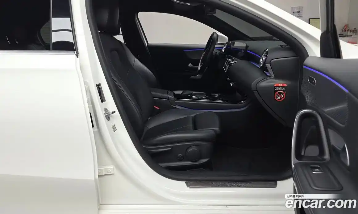 Mercedes-Benz A-Class 2021 2.0 гидро, фото 16