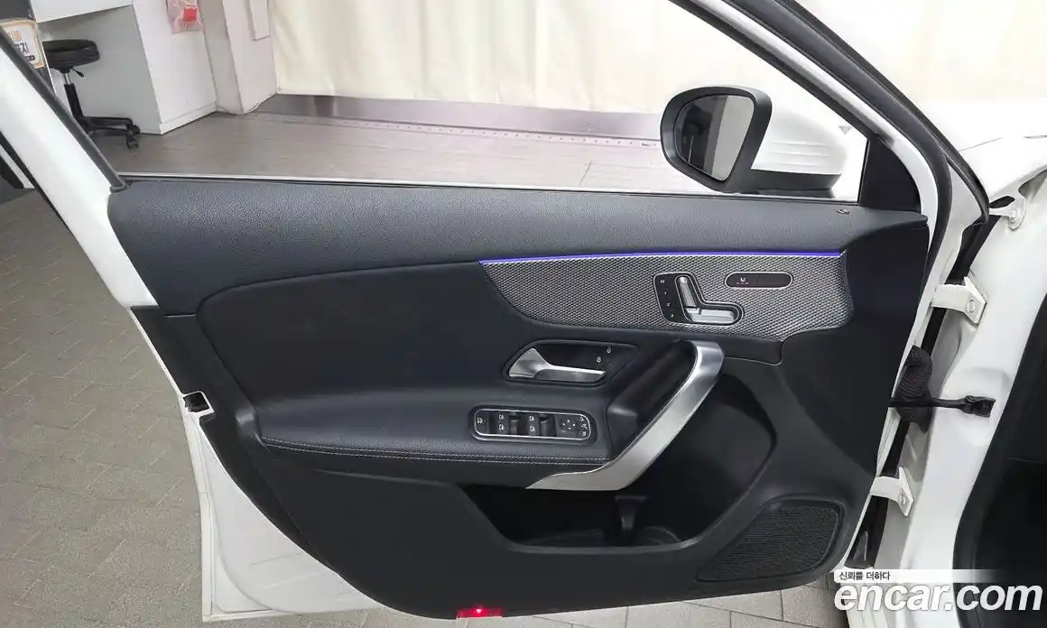 Mercedes-Benz A-Class 2021 2.0 гидро, фото 23