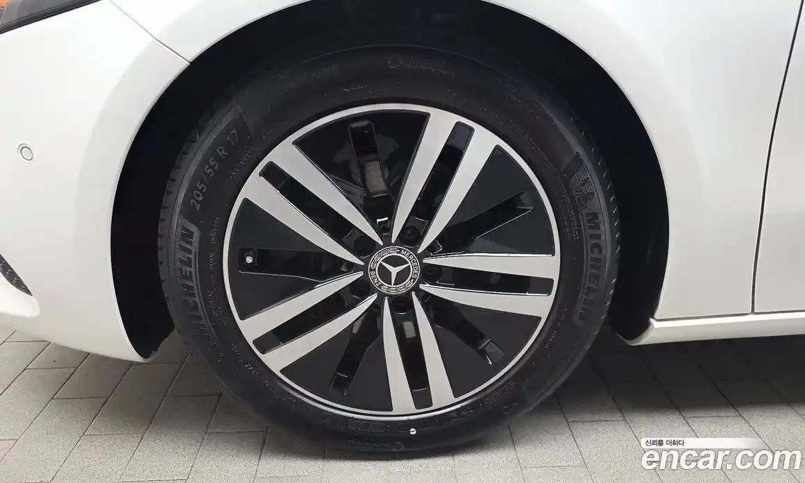 Mercedes-Benz A-Class 2021 2.0 гидро, фото 5