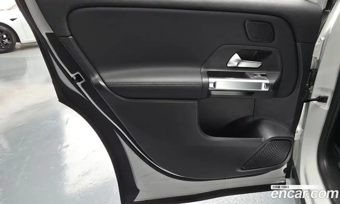 Mercedes-Benz EQB 2023 0.2 гидро, фото 15
