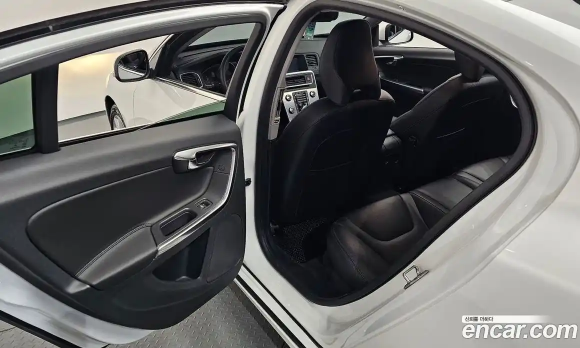 Volvo S60 2014 1.6 автомат (гидро), фото 17