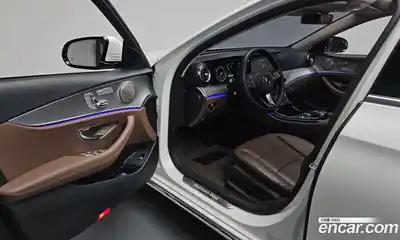 Mercedes-Benz E-Class 2018 2.0 автомат (гидро), миниатюра 12