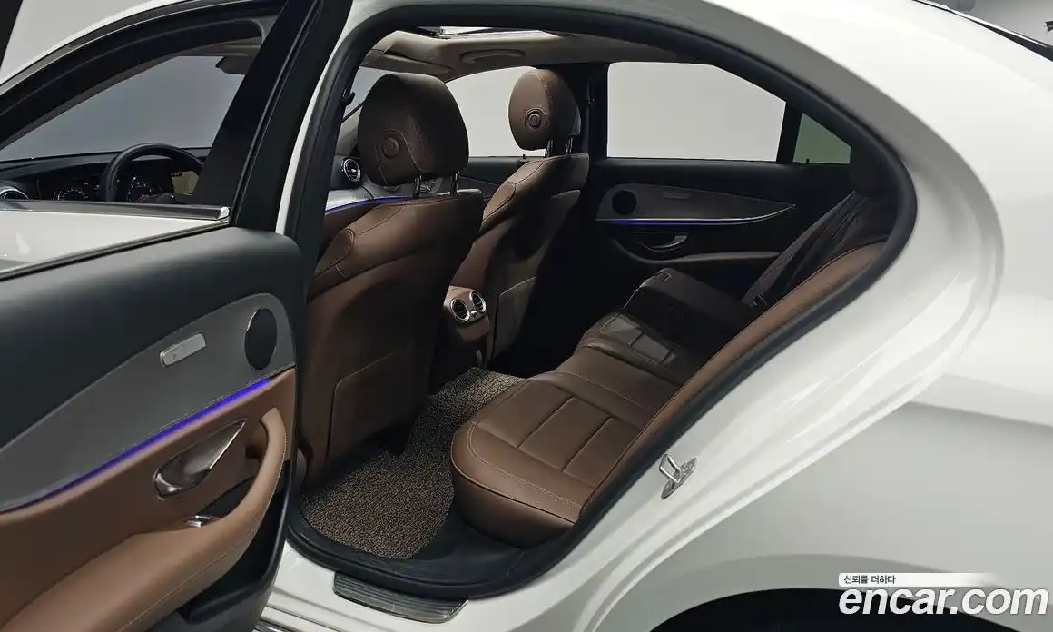 Mercedes-Benz E-Class 2018 2.0 автомат (гидро), фото 16