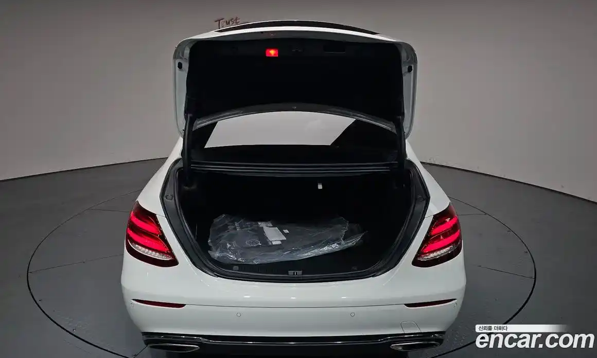 Mercedes-Benz E-Class 2018 2.0 автомат (гидро), фото 25