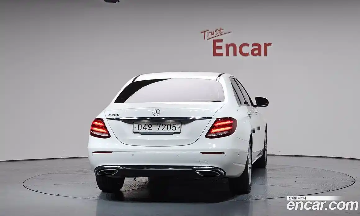 Mercedes-Benz E-Class 2018 2.0 автомат (гидро), фото 3