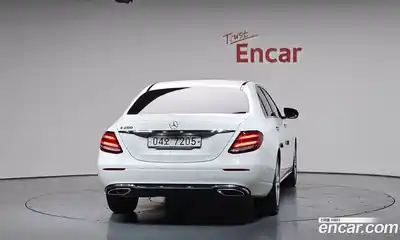 Mercedes-Benz E-Class 2018 2.0 автомат (гидро), миниатюра 3